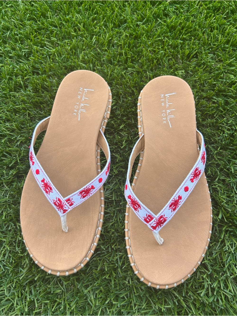 Nicole Miller New York Women's Red-Embroidered White Strap Flip Flops size 7 - Picture 2 of 6